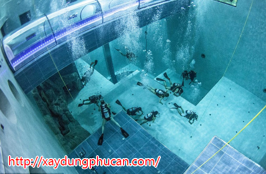Trải nghiệm cảm giác mới lạ tại hồ bơi sâu nhất thế giới !!