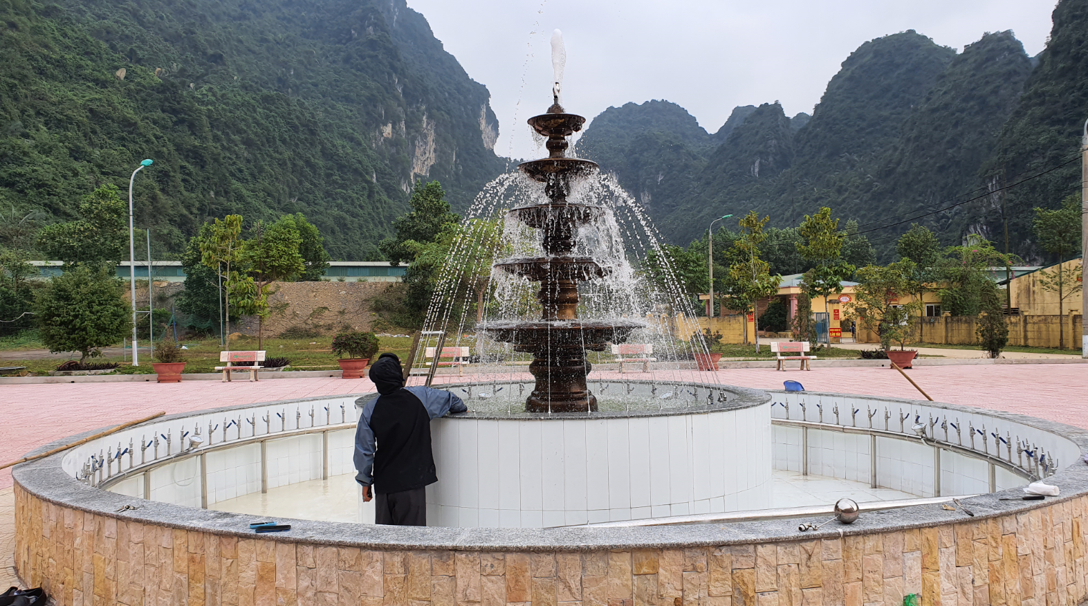 Thi công đài phun nước tại Hòa Bình