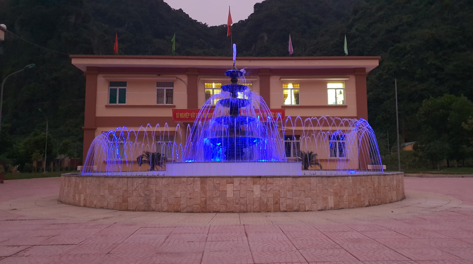 cung cấp thi công đài phun nước